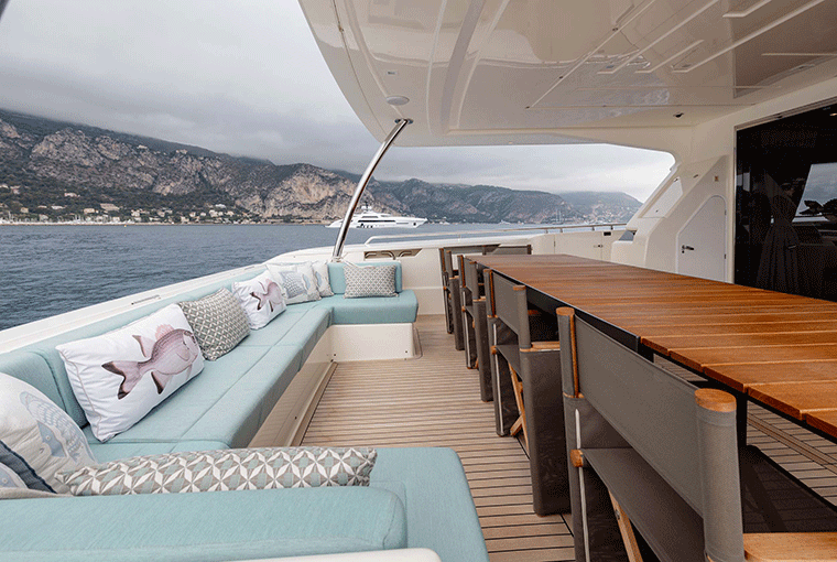Ferretti Yachts 960